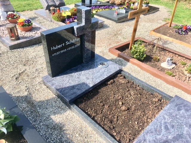 Einzelgrabstein KREUZBLOCK, Breitenberg bei Duderstadt, Landkreis Göttingen