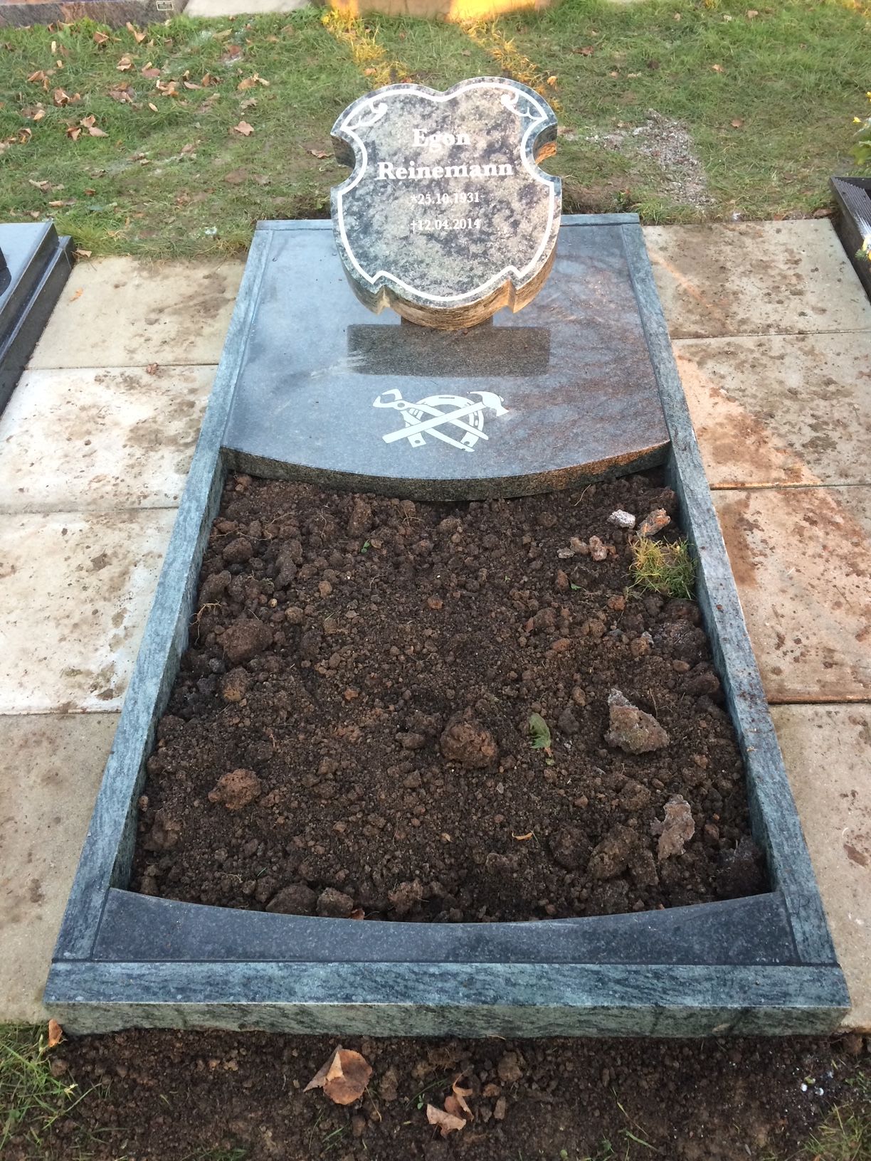 Individueller Grabstein HUFSCHMIED